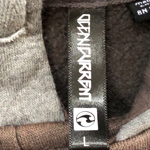 🦚3 for $10🦚 Boys snap up hoodie - Picture 3 of 4